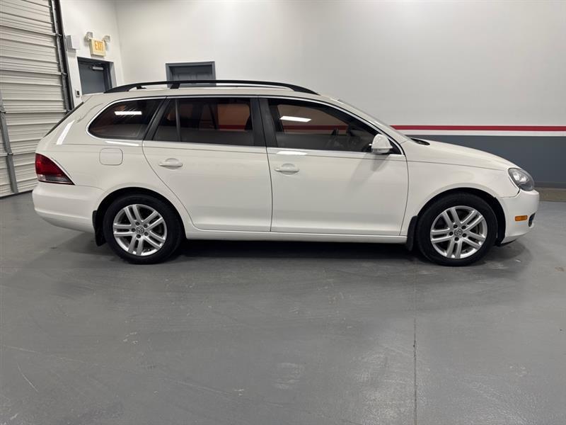 Volkswagen Jetta SportWagen 2.0L TDI 2011