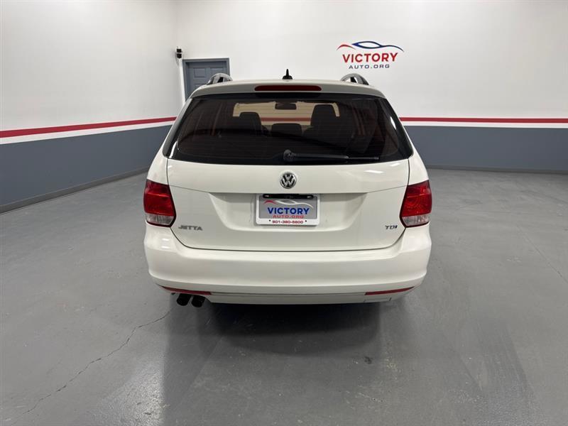 Volkswagen Jetta SportWagen 2.0L TDI 2011