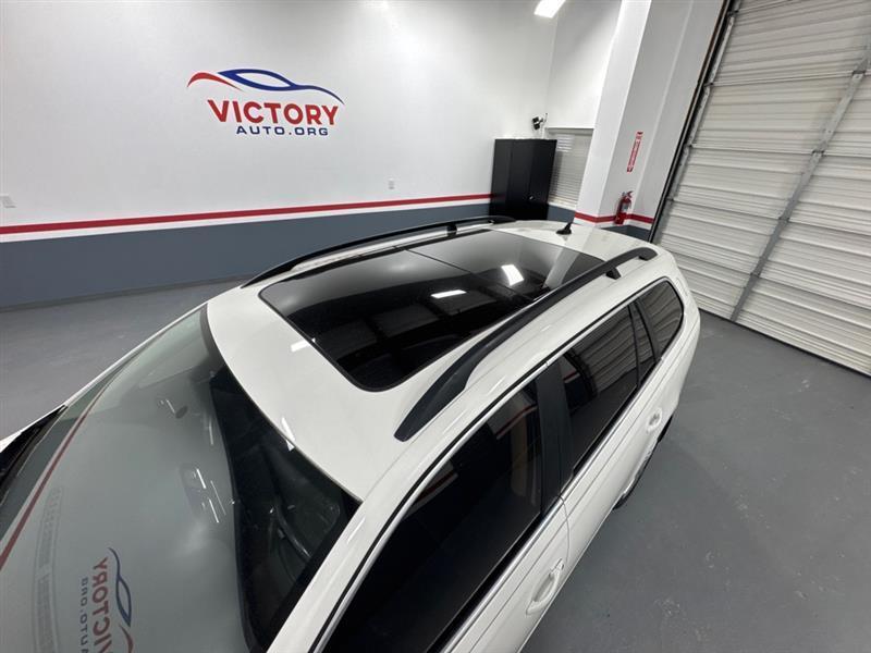 Volkswagen Jetta SportWagen 2.0L TDI 2011