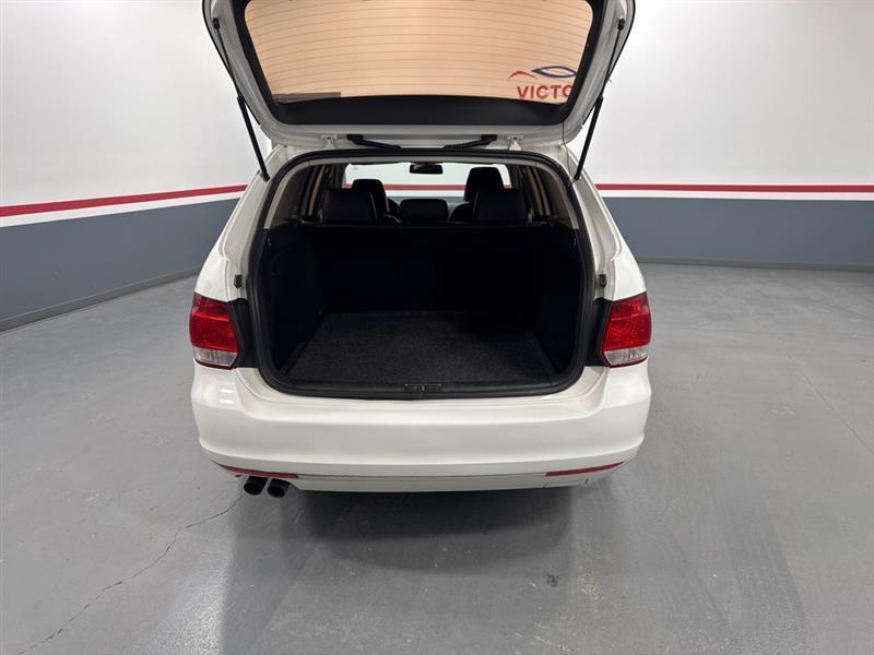 Volkswagen Jetta SportWagen 2.0L TDI 2011