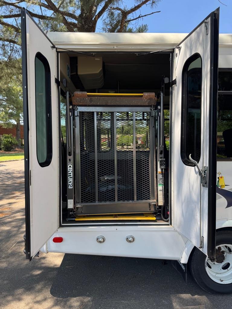Ford Econoline E350 2012