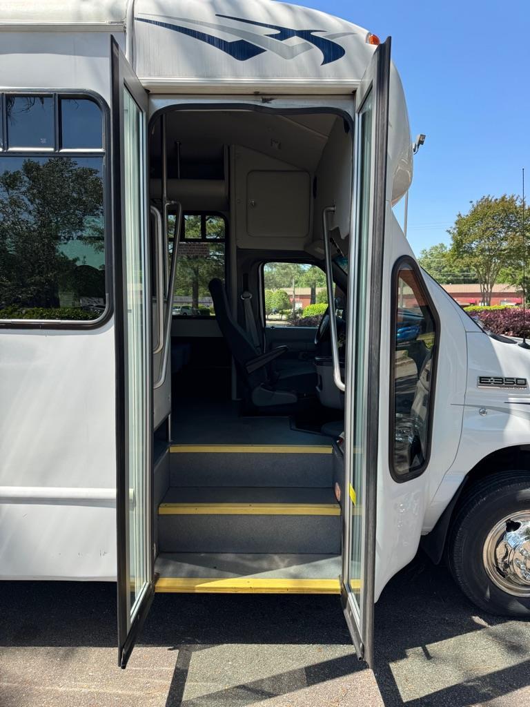Ford Econoline E350 2012