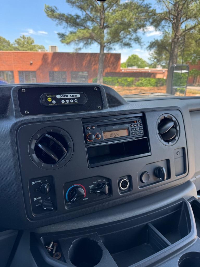 Ford Econoline E350 2012