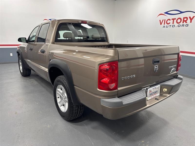 Dodge Dakota SXT Crew Cab 2WD 2009