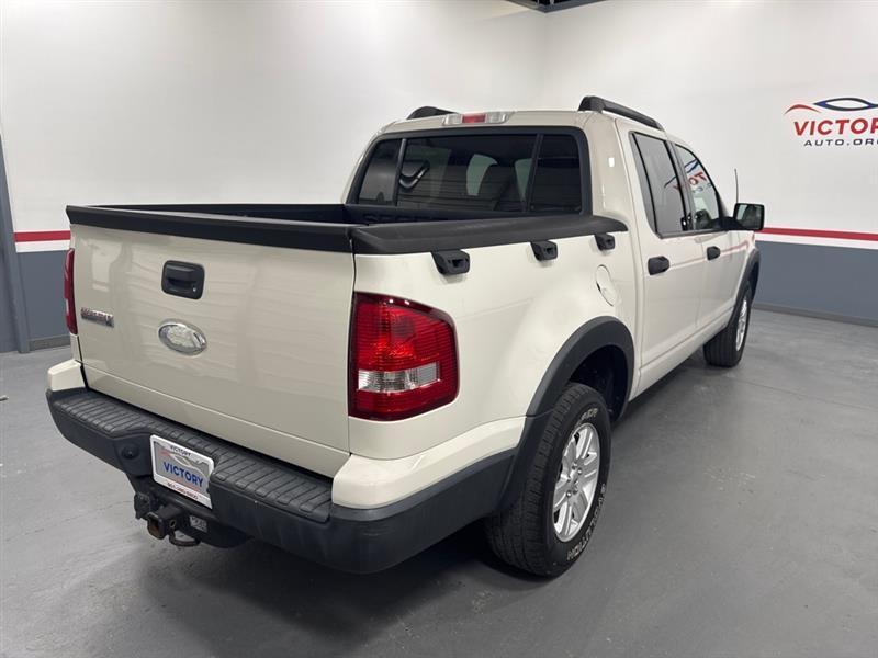 Ford Explorer Sport Trac XLT 4.0L 2WD 2010