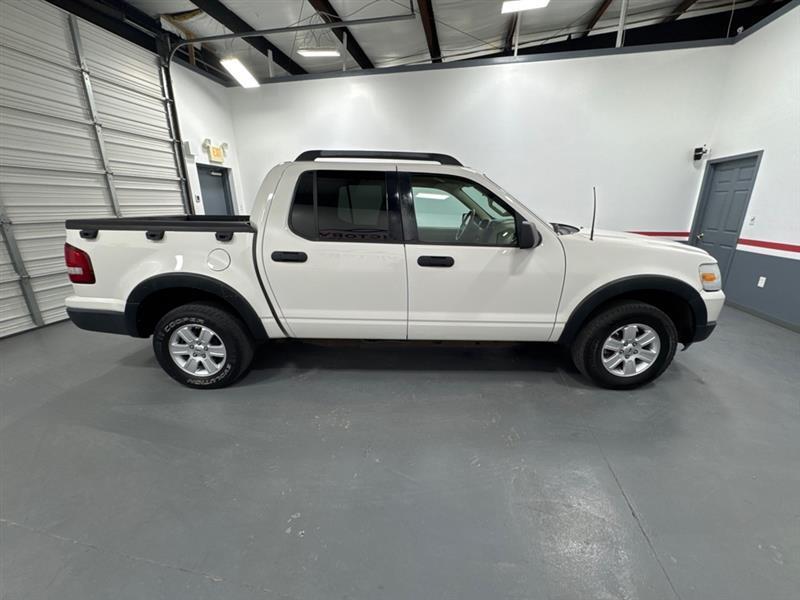 Ford Explorer Sport Trac XLT 4.0L 2WD 2010