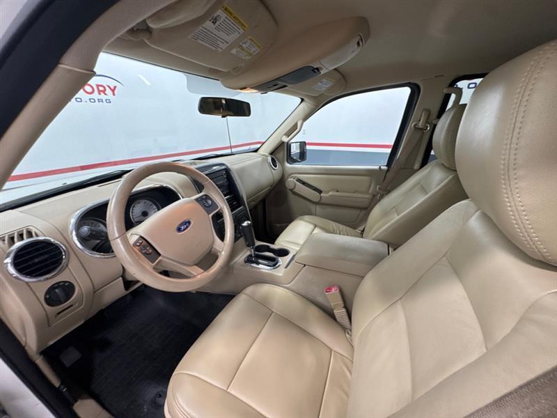 Ford Explorer Sport Trac XLT 4.0L 2WD 2010