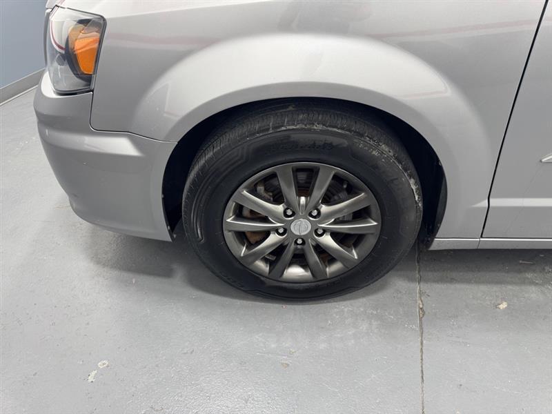 Chrysler Town & Country S 2016