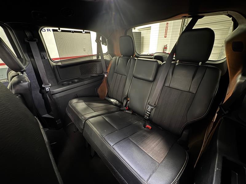 Chrysler Town & Country S 2016