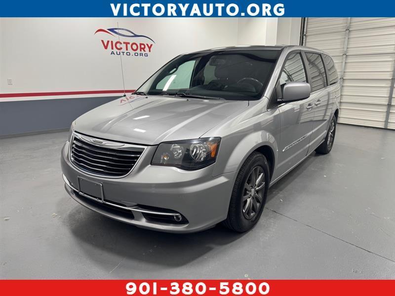 Chrysler Town & Country S 2016