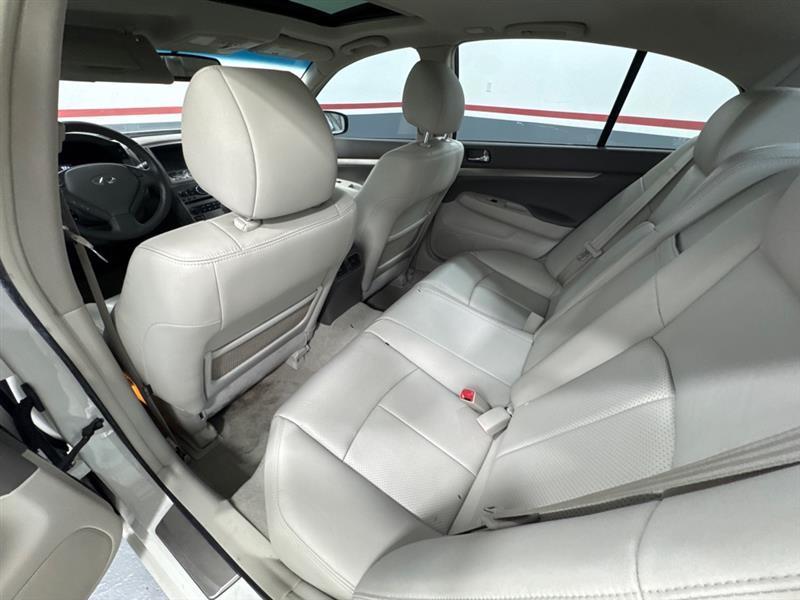 Infiniti G Sedan 4dr x AWD 2012