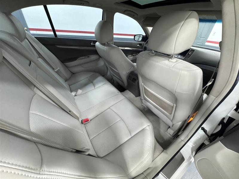 Infiniti G Sedan 4dr x AWD 2012