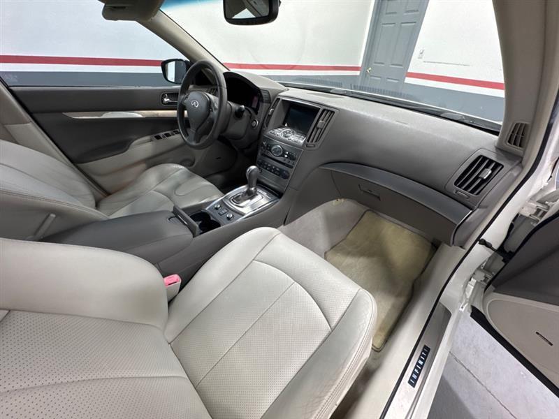 Infiniti G Sedan 4dr x AWD 2012
