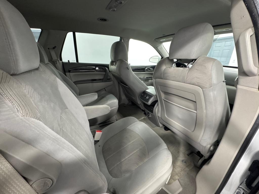 Buick Enclave FWD 4dr Convenience 2017