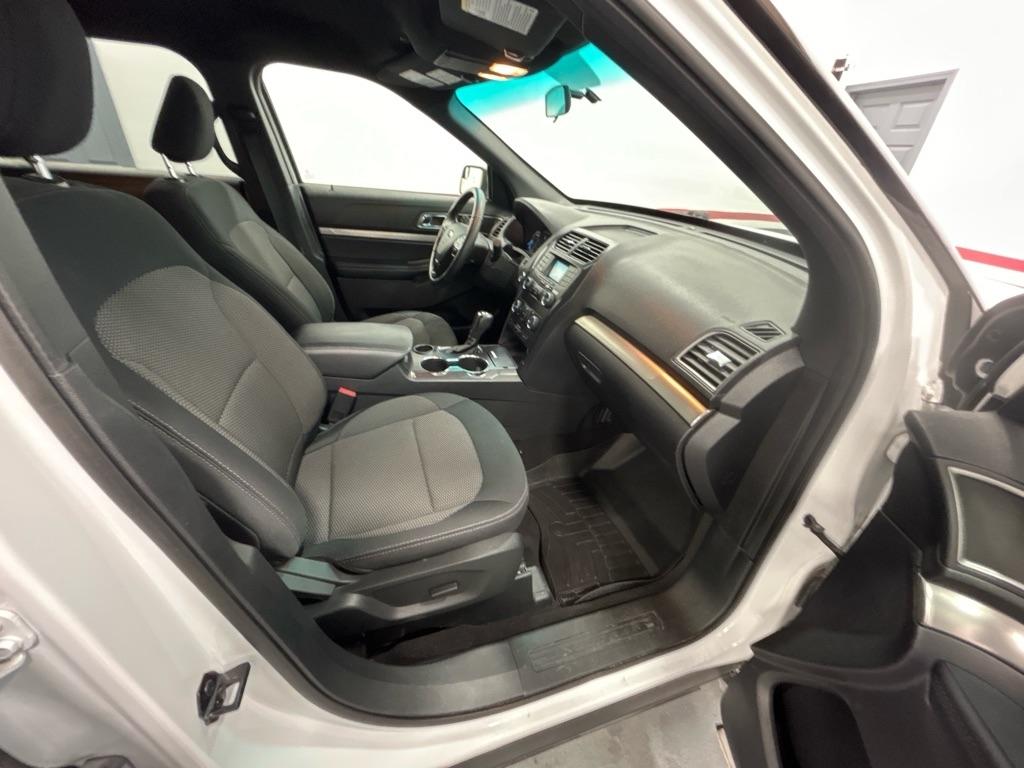 Ford Explorer XLT FWD 2019