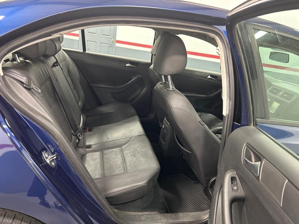 Volkswagen Jetta Sedan 4dr Auto SE 2011