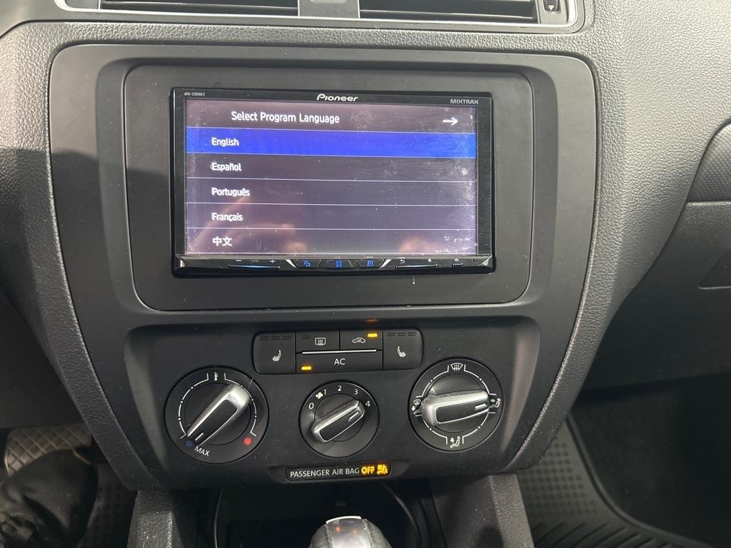 Volkswagen Jetta Sedan 4dr Auto SE 2011