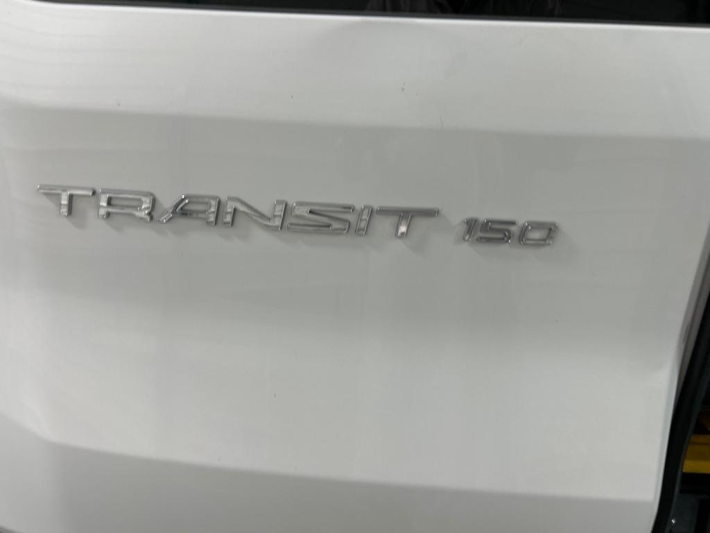 Ford Transit Passenger Wagon T-150 130" Med Roof XLT Sliding RH Dr 2018