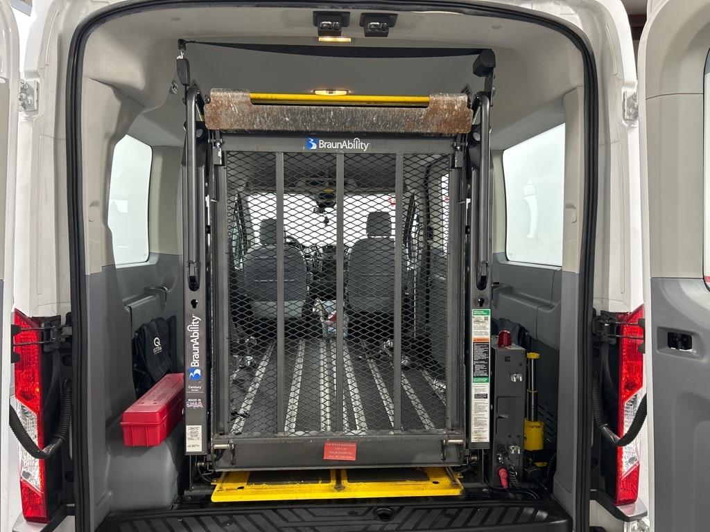 Ford Transit Passenger Wagon T-150 130" Med Roof XLT Sliding RH Dr 2018