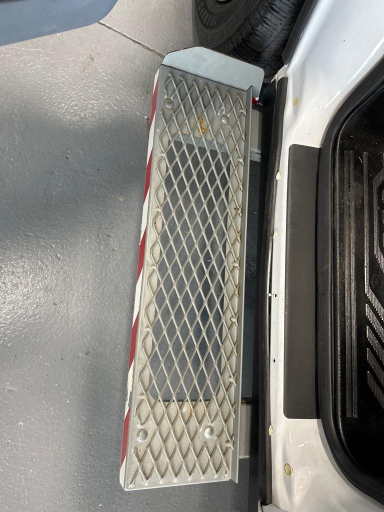 Ford Transit Passenger Wagon T-150 130" Med Roof XLT Sliding RH Dr 2018
