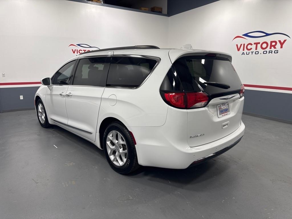 Chrysler Pacifica Touring-L FWD 2017