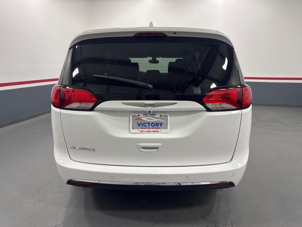 Chrysler Pacifica Touring-L FWD 2017
