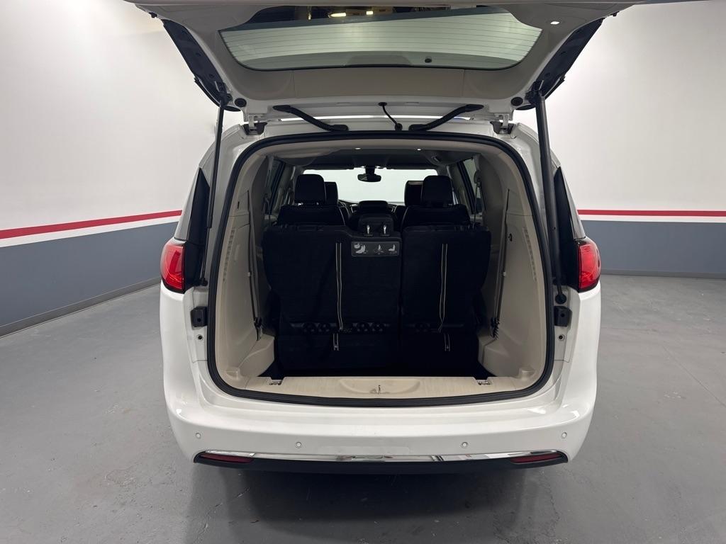 Chrysler Pacifica Touring-L FWD 2017