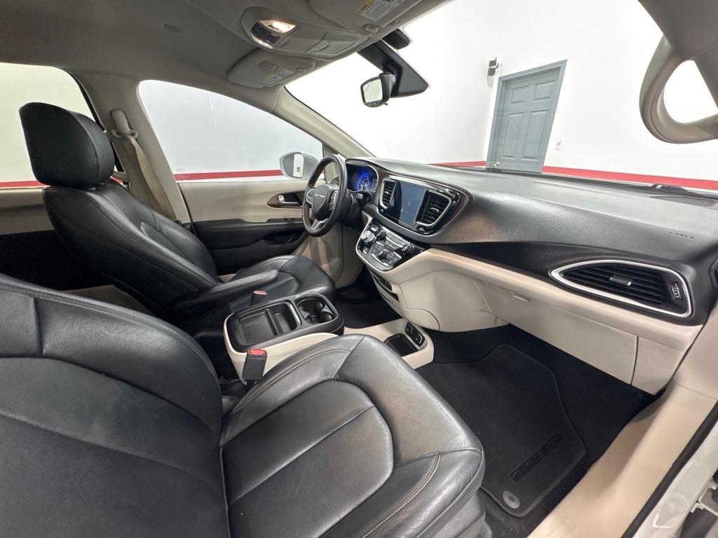 Chrysler Pacifica Touring-L FWD 2017