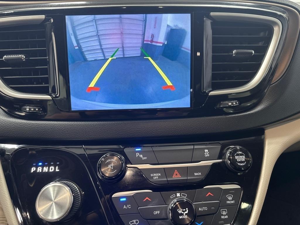 Chrysler Pacifica Touring-L FWD 2017