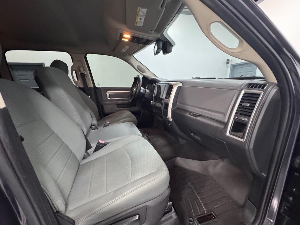 RAM 1500 SLT 4x4 Crew Cab 5'7" Box 2017