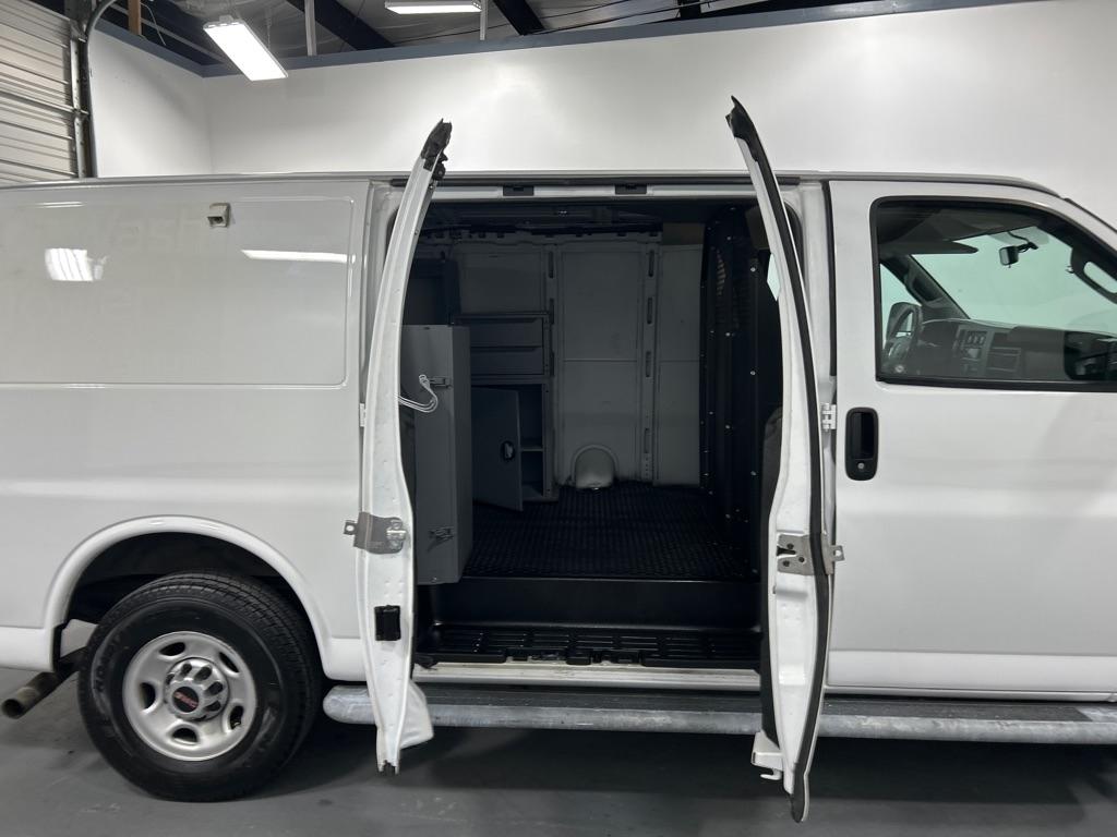GMC Savana Cargo Van RWD 2500 135" 2020