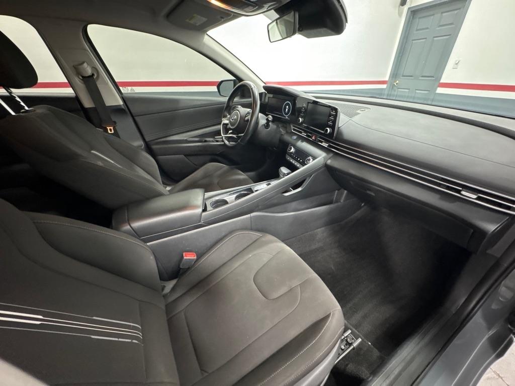 Hyundai Elantra SEL IVT 2022