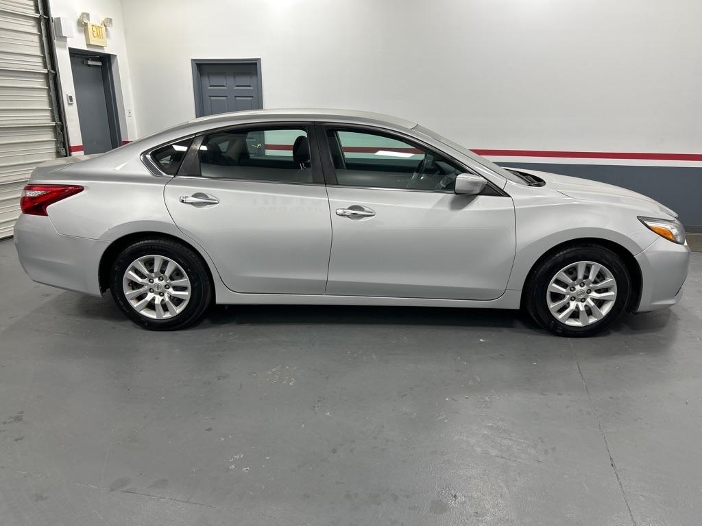 Nissan Altima 4dr Sdn I4 2.5 2016