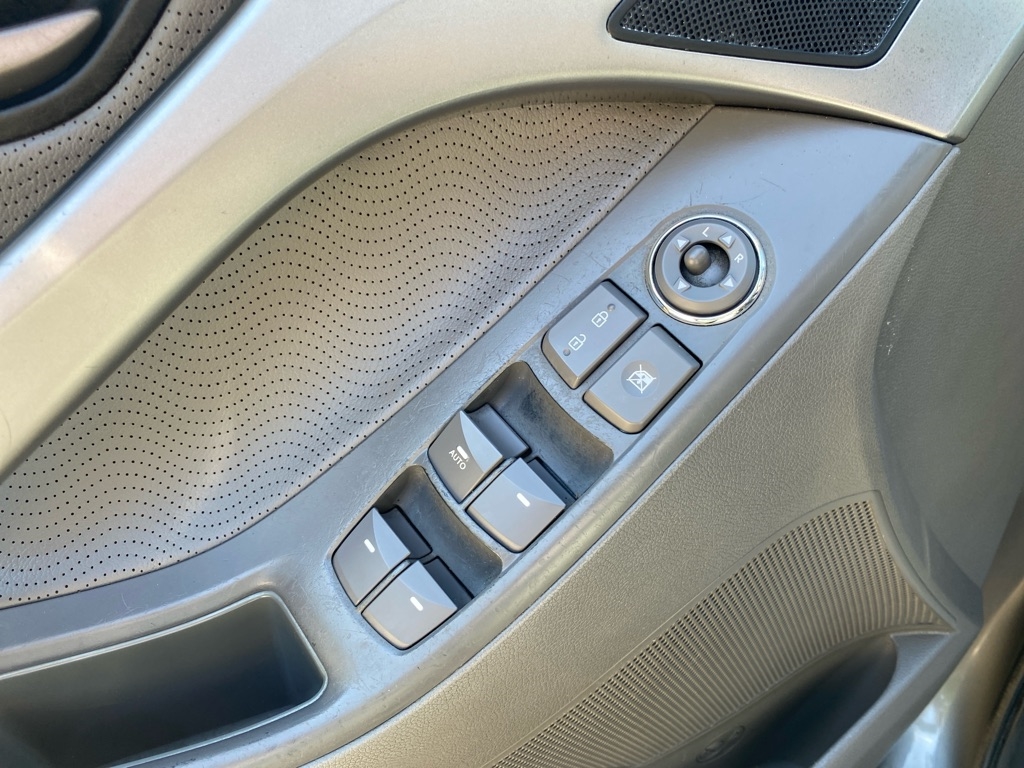 Hyundai Elantra  2012 Hyundai Elantra  2012