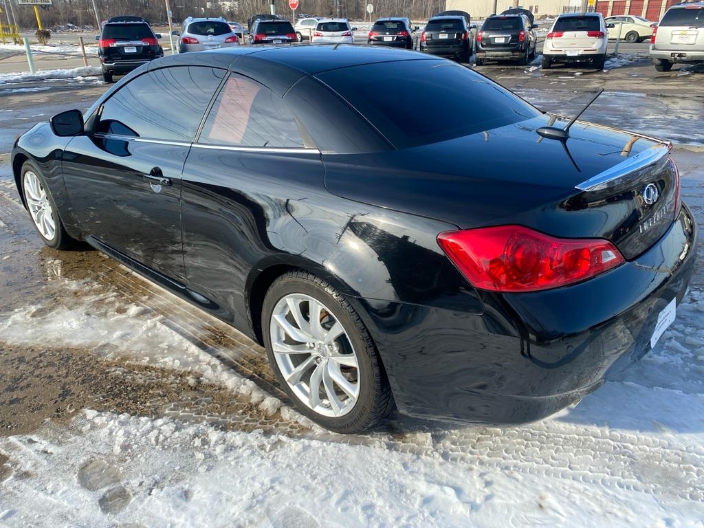 Infiniti G Convertible  2013