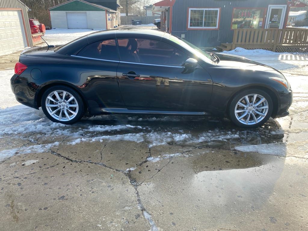 Infiniti G Convertible  2013