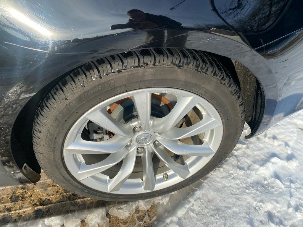 Infiniti G Convertible  2013