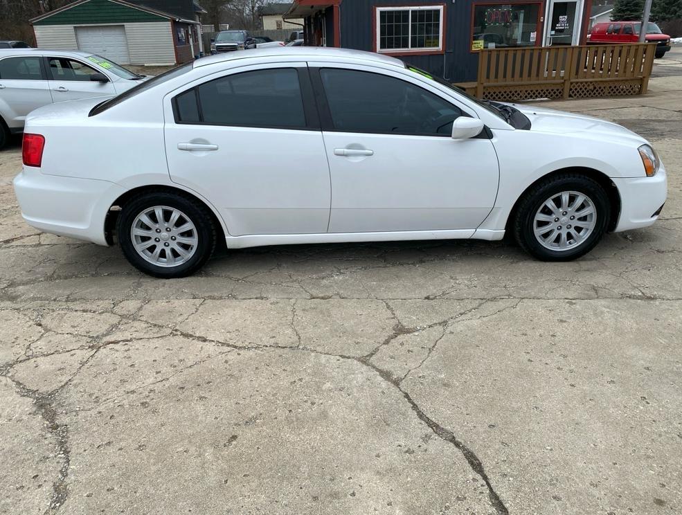 Mitsubishi Galant  2012