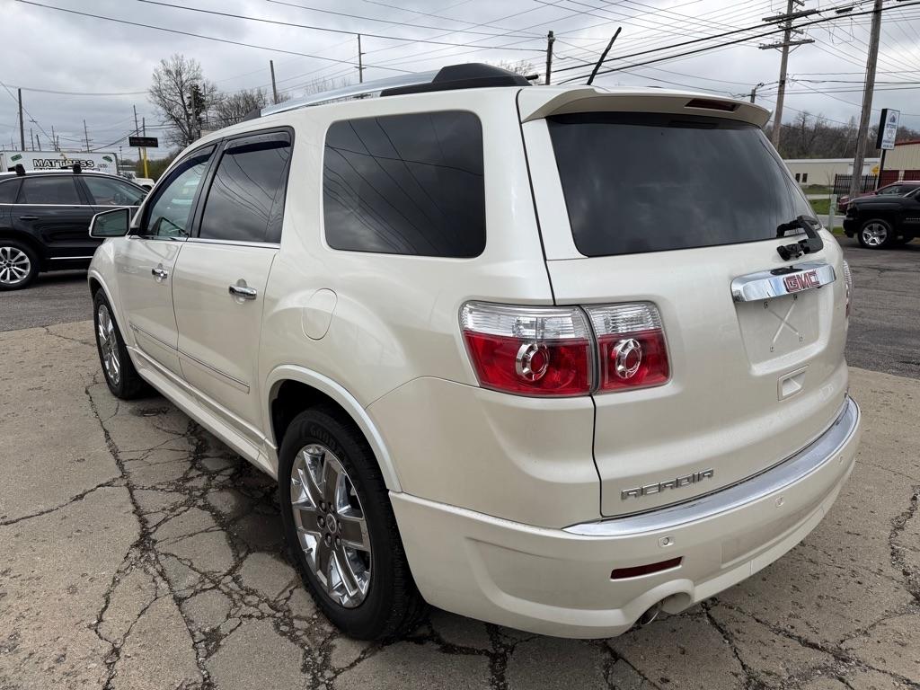 GMC Acadia  2012