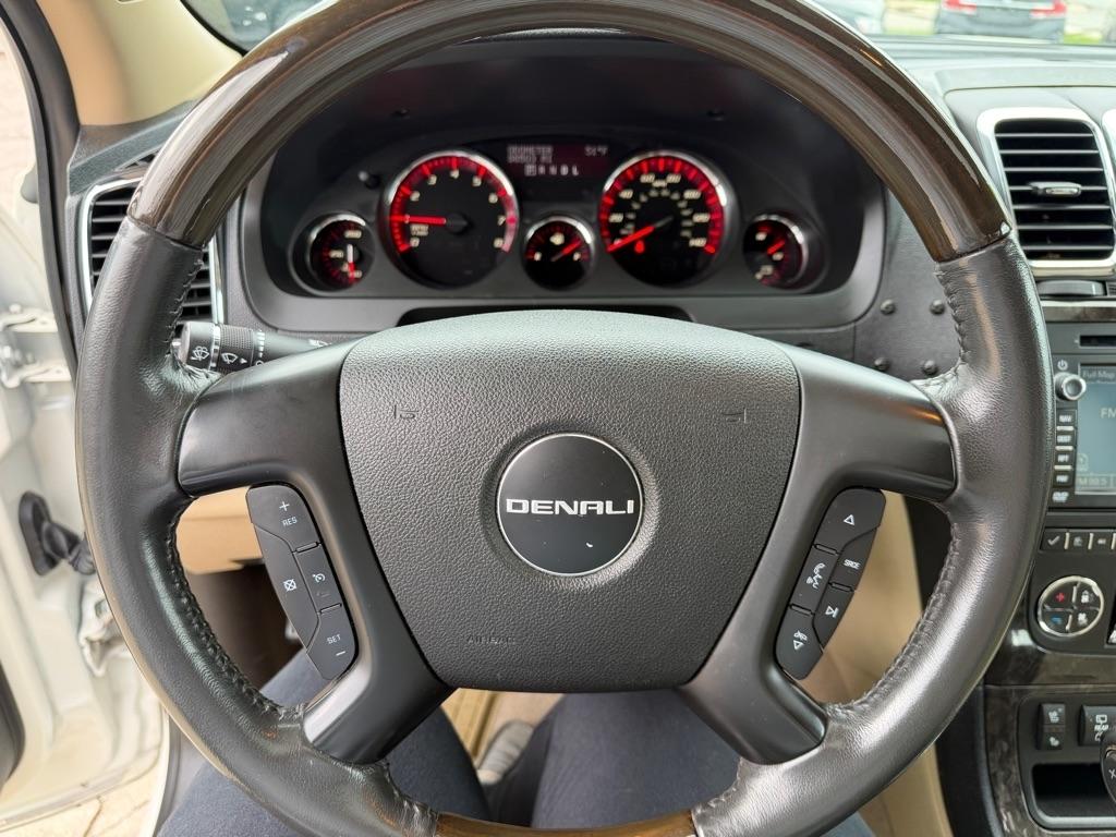 GMC Acadia  2012