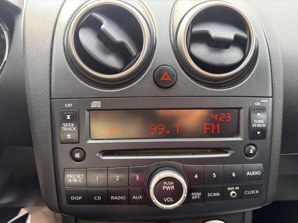 Nissan Rogue S 2010