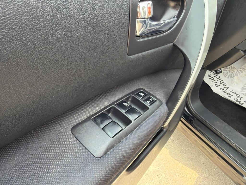 Nissan Rogue S 2010