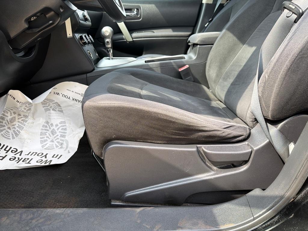 Nissan Rogue S 2010