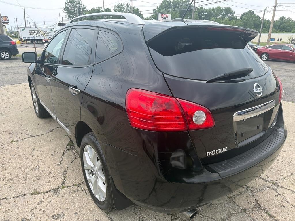 Nissan Rogue  2011