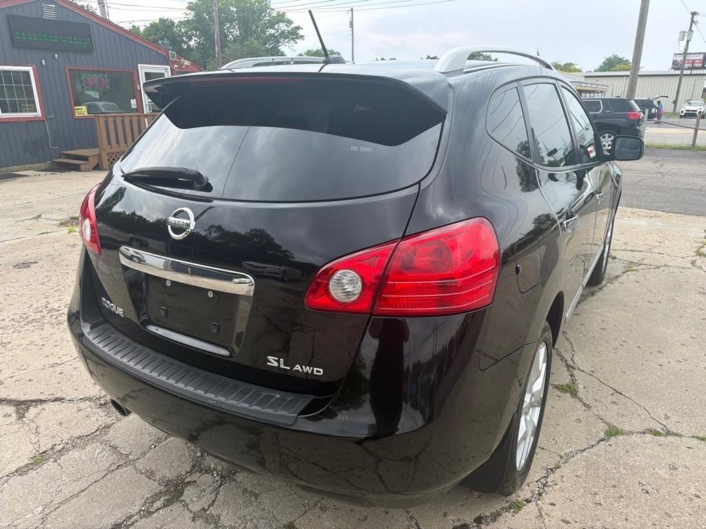Nissan Rogue  2011
