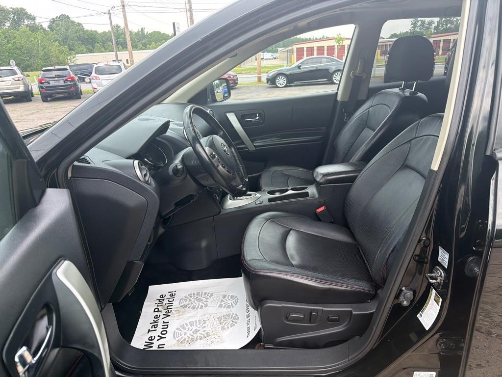 Nissan Rogue  2011