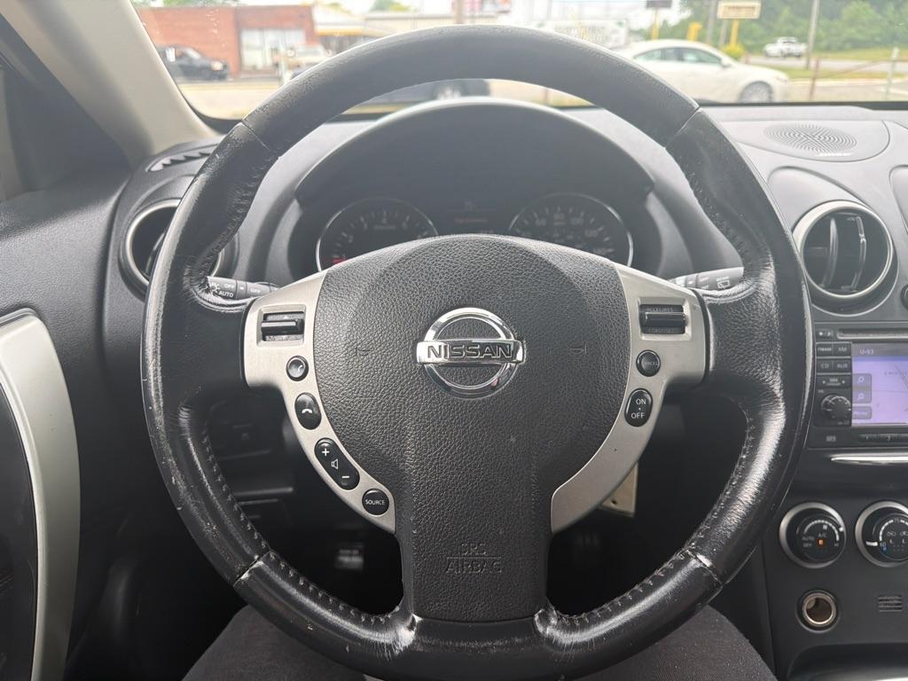 Nissan Rogue  2011