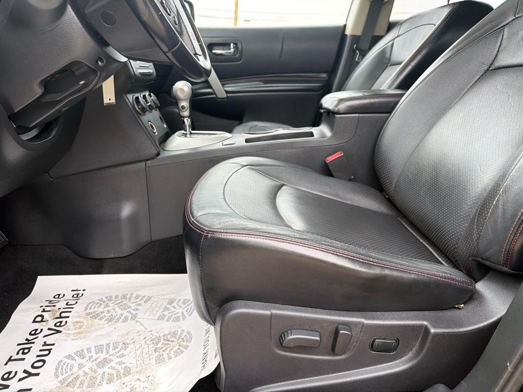 Nissan Rogue  2011