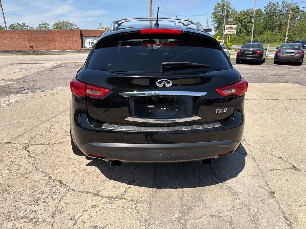 Infiniti FX  2013