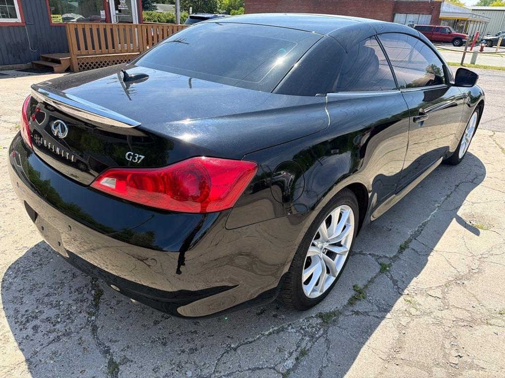 Infiniti G Convertible  2013